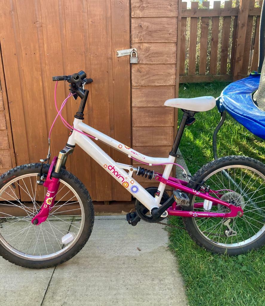 apollo charm 20 inch bike